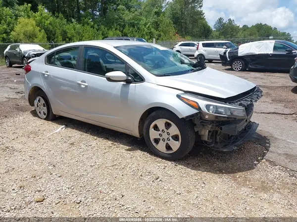 3KPFK4A72HE108825 2017 KIA FORTE - Image 1