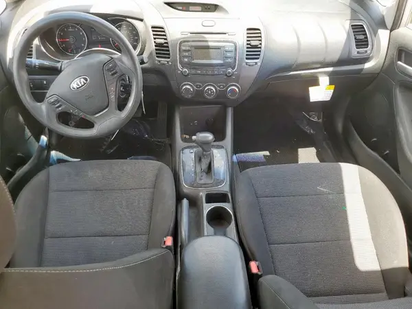 3KPFK4A72HE109294 2017 KIA FORTE - Image 8