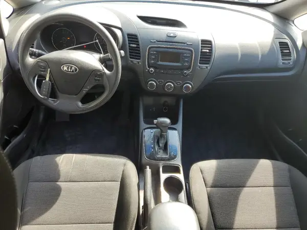 3KPFK4A72HE109456 2017 KIA FORTE - Image 8