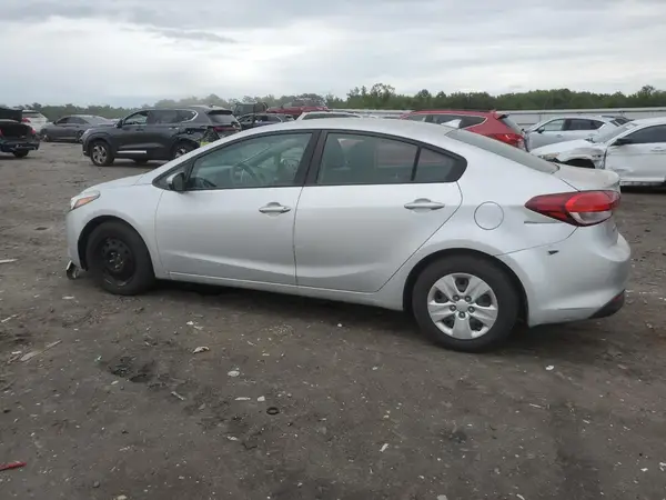 3KPFK4A72HE109554 2017 KIA FORTE - Image 2