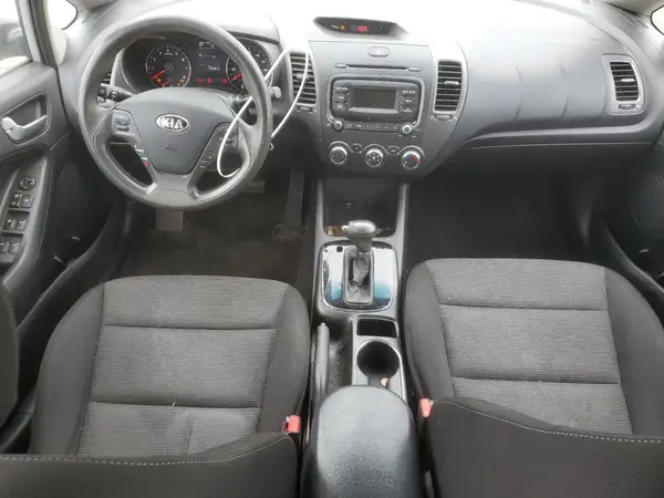 3KPFK4A72HE109554 2017 KIA FORTE - Image 8