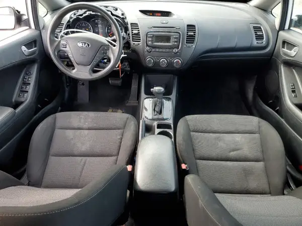3KPFK4A72HE109604 2017 KIA FORTE - Image 8