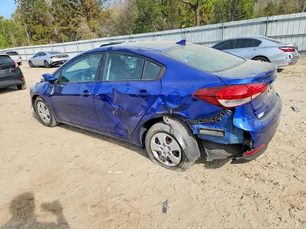 3KPFK4A72HE110185 2017 KIA FORTE - Image 2