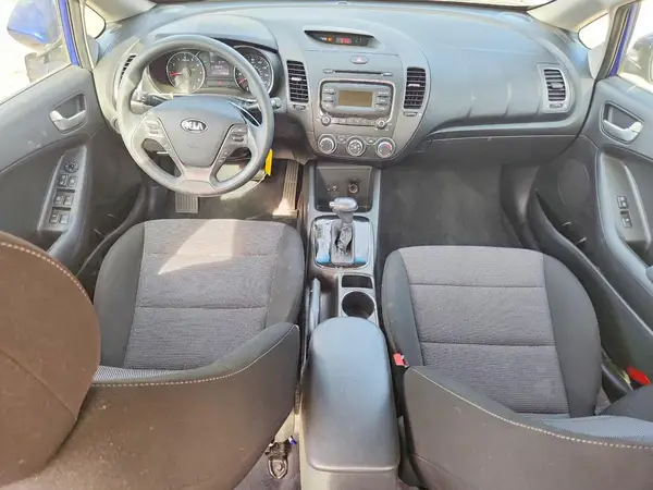 3KPFK4A72HE110185 2017 KIA FORTE - Image 8