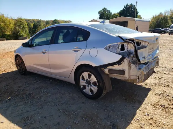 3KPFK4A72HE110333 2017 KIA FORTE - Image 2