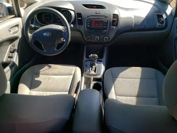 3KPFK4A72HE110333 2017 KIA FORTE - Image 8