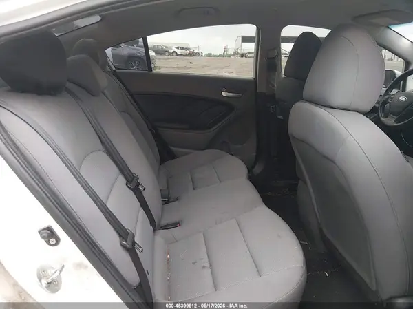 3KPFK4A72HE110851 2017 KIA FORTE - Image 8