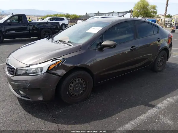 3KPFK4A72HE114608 2017 KIA FORTE - Image 2