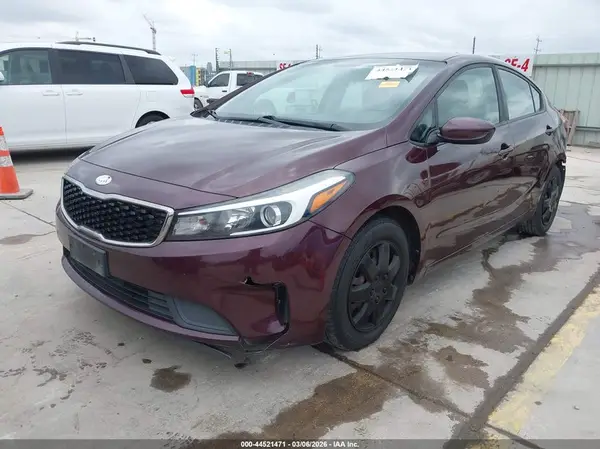 3KPFK4A72HE115757 2017 KIA FORTE - Image 2