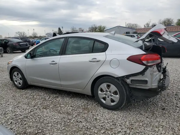 3KPFK4A72HE117864 2017 KIA FORTE - Image 2
