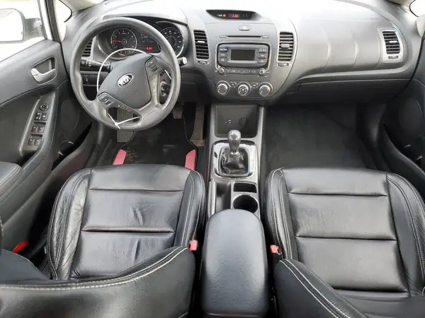 3KPFK4A72HE118156 2017 KIA FORTE - Image 8