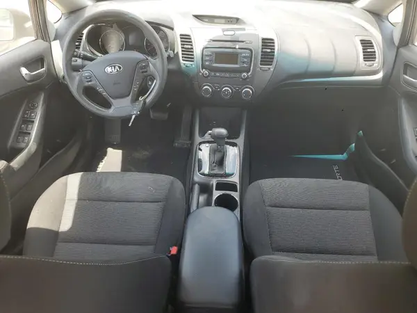 3KPFK4A72HE118545 2017 KIA FORTE - Image 8