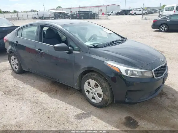 3KPFK4A72HE120764 2017 KIA FORTE - Image 1