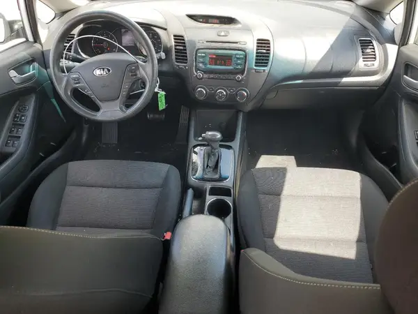 3KPFK4A72HE122806 2017 KIA FORTE - Image 8