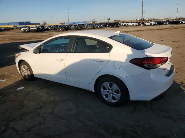 3KPFK4A72HE123518 2017 KIA FORTE - Image 2