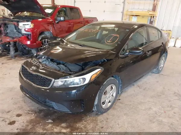 3KPFK4A72HE123759 2017 KIA FORTE - Image 2