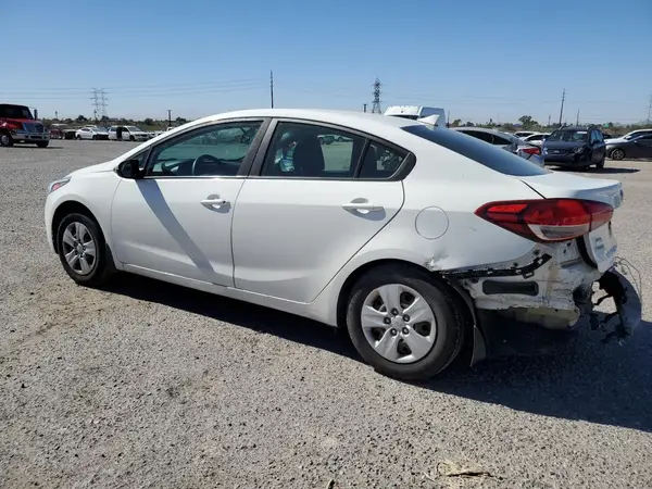 3KPFK4A72HE123888 2017 KIA FORTE - Image 2