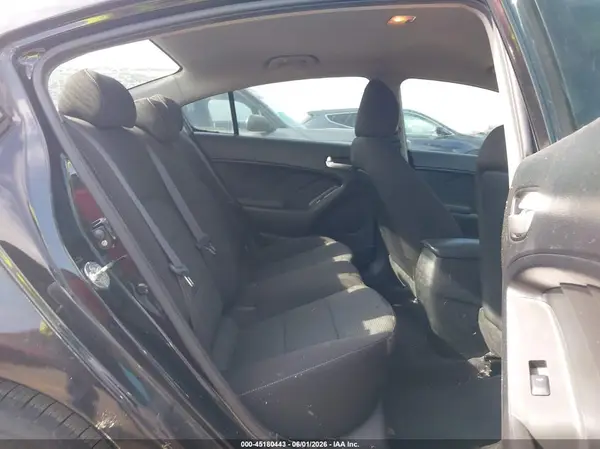 3KPFK4A72HE124345 2017 KIA FORTE - Image 8