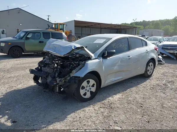 3KPFK4A72HE125639 2017 KIA FORTE - Image 2