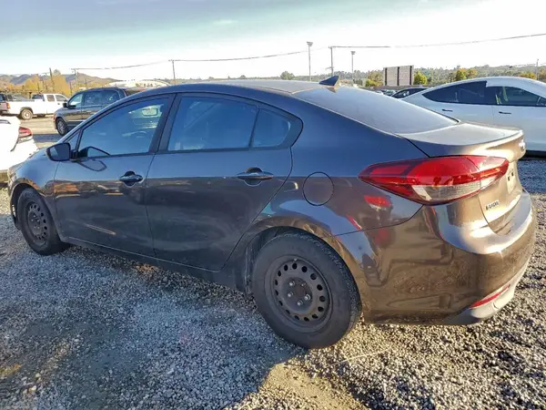 3KPFK4A72HE125821 2017 KIA FORTE - Image 2