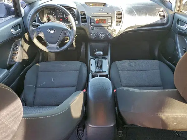 3KPFK4A72HE125821 2017 KIA FORTE - Image 8