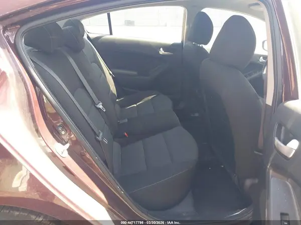 3KPFK4A72HE126628 2017 KIA FORTE - Image 8