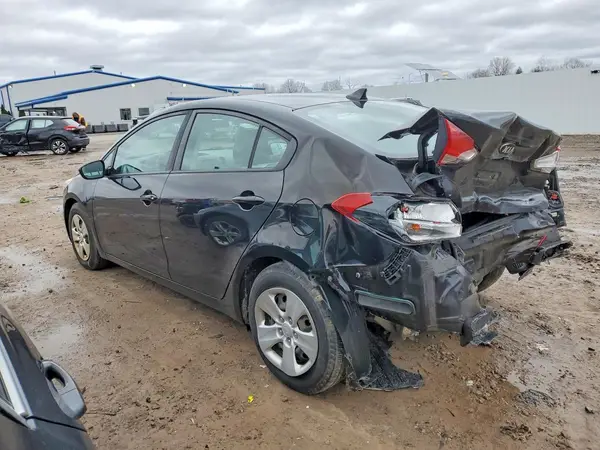 3KPFK4A72HE129075 2017 KIA FORTE - Image 2