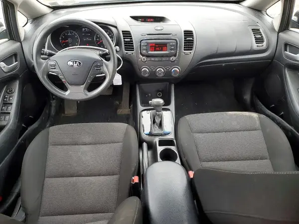 3KPFK4A72HE129075 2017 KIA FORTE - Image 8