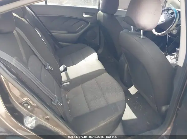 3KPFK4A72HE130209 2017 KIA FORTE - Image 8