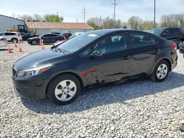 3KPFK4A72HE130551 2017 KIA FORTE - Image 1