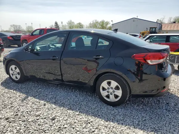3KPFK4A72HE130551 2017 KIA FORTE - Image 2