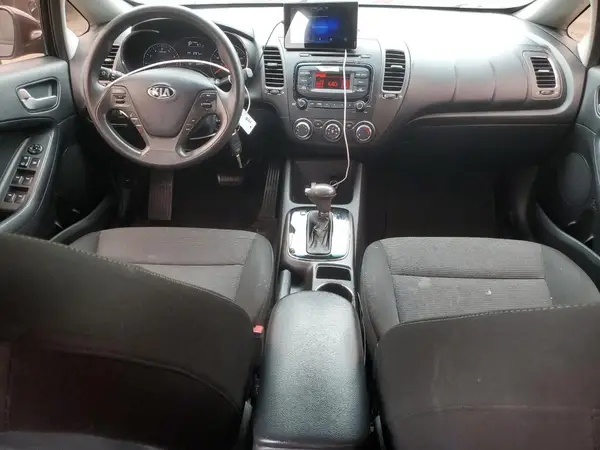 3KPFK4A72HE132834 2017 KIA FORTE - Image 8