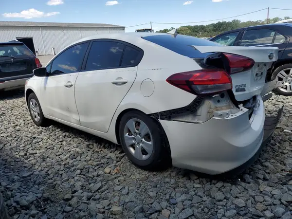 3KPFK4A72HE133319 2017 KIA FORTE - Image 2
