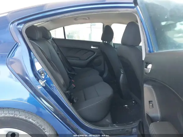3KPFK4A72HE133627 2017 KIA FORTE - Image 8