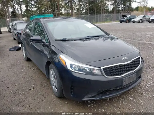 3KPFK4A72HE136754 2017 KIA FORTE - Image 1