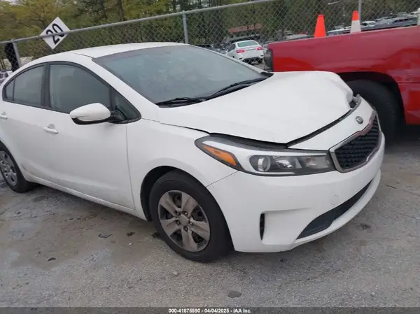 3KPFK4A72HE139332 2017 KIA FORTE - Image 1