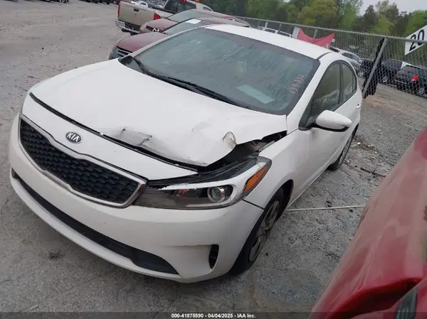 3KPFK4A72HE139332 2017 KIA FORTE - Image 2