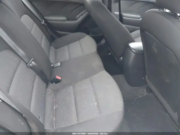 3KPFK4A72HE139332 2017 KIA FORTE - Image 8