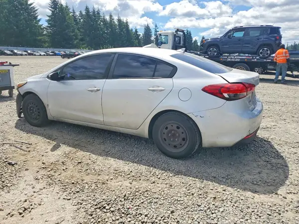 3KPFK4A72HE139511 2017 KIA FORTE - Image 2