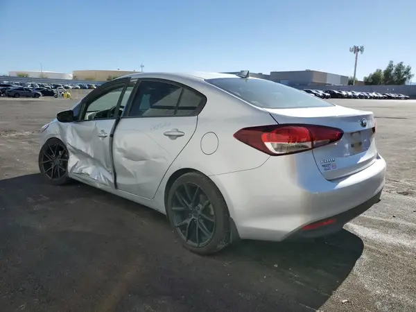 3KPFK4A72HE140108 2017 KIA FORTE - Image 2