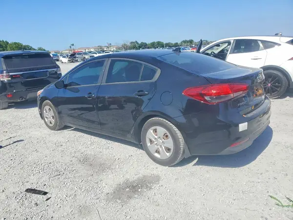 3KPFK4A72HE140514 2017 KIA FORTE - Image 2