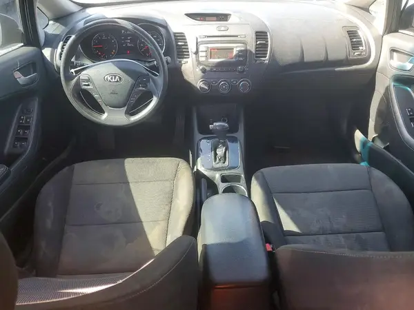 3KPFK4A72HE140514 2017 KIA FORTE - Image 8
