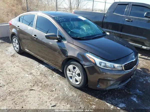 3KPFK4A72HE140870 2017 KIA FORTE - Image 1