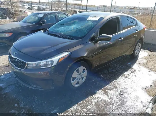 3KPFK4A72HE140870 2017 KIA FORTE - Image 2