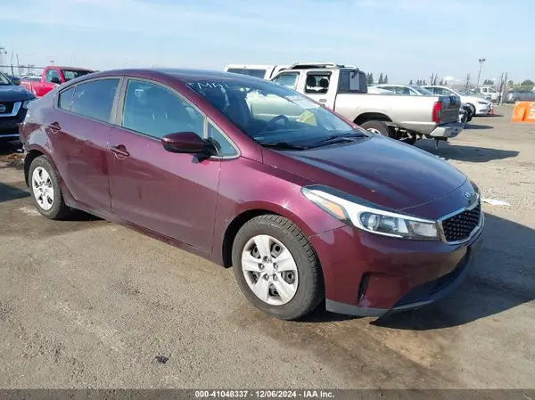 3KPFK4A72HE142506 2017 KIA FORTE - Image 1