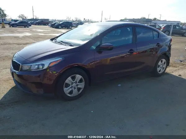 3KPFK4A72HE142506 2017 KIA FORTE - Image 2