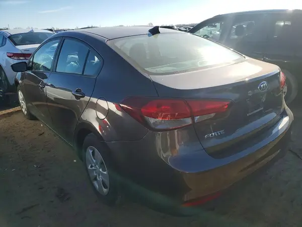 3KPFK4A72HE142537 2017 KIA FORTE - Image 2