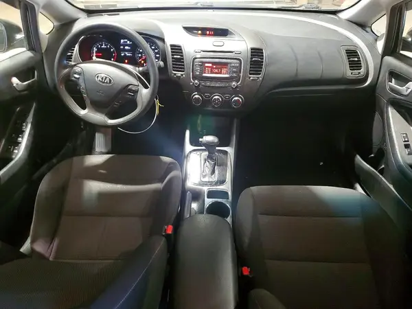 3KPFK4A72HE145860 2017 KIA FORTE - Image 8