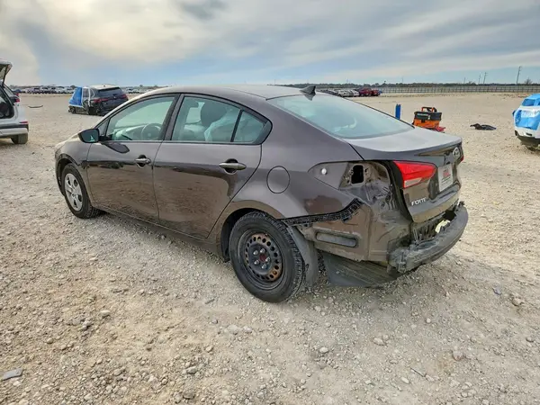 3KPFK4A72HE147074 2017 KIA FORTE - Image 2
