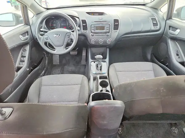 3KPFK4A72HE147074 2017 KIA FORTE - Image 8